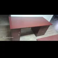 میز مدیریت و کنفرانس