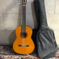 گیتار مدلC45 فقط یه تارش پاره شد سالم سالمه همجاش