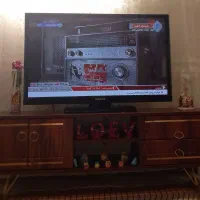 تلویزیون 43 انج و میز تلویزیون|تلویزیون و پروژکتور|قزوین, |دیوار