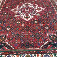 قالیچه حسین آباد گوشتدار بدون عیب و نقض