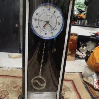 ساعت دیواری طرح قدیم پاندول‌دار