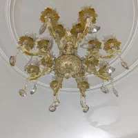 لوستر نو و سالم فقط بخاطر مشکل مالی میفروشم|لوستر و چراغ آویز|قم, زنبیل آباد|دیوار