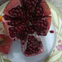 آب انار کاملا طبیعی