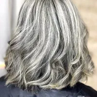 ارائه خدمات زیبایی در سالنی شیک و آرام|خدمات آرایشگری و زیبایی|رشت, آب و برق|دیوار