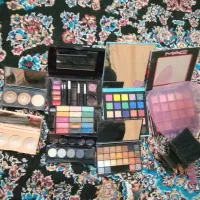 وسیله آرایش|آرایشگاه و سالن‌های زیبایی|نگین شهر, |دیوار