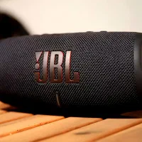 اسپیکر همراه jbl charge 5 اصلی|پخش‌کننده همراه|شاهرود, |دیوار