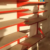 تعدادی قفسه