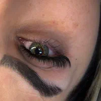 اکستنشن مژه به همراه لیفت ابرو