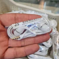 هندزفری j5 سفید میکروفن دار|لوازم جانبی موبایل و تبلت|اصفهان, شاهزید|دیوار