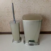 سطل و فرچه