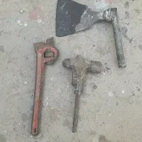 آچار لوله گیر و چکش