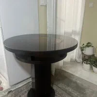 میز گرد‌چوبی