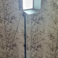 پروژکتور عکاسی با سه پایه