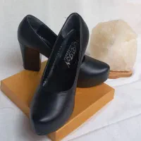 کفش مشکی پاشنه بلند