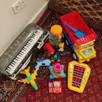 چند تیکه اسباب بازی درحدنوبه فروش میرسد