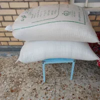 گندم پاک شده و شسته یه گونی برای فروش هست کیلویی۷۵