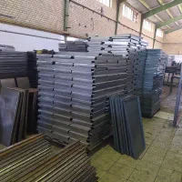 کشویی قفسه دیواری وسطی وچهار پایه ای