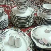 فروش چند سرویس چینی و بلور نو