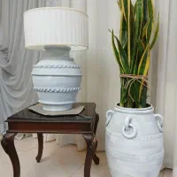 آباژور و گلدان