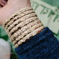 تعدادی النگو روس