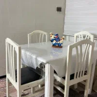 میز غذاخوری چهارنفره چرم مشکی