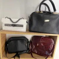 تعدادی کیف نو|کیف، کفش، کمربند|پرند, فاز ۳|دیوار