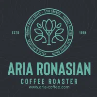 باریستا خانم جهت سرو قهوه