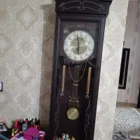 مبل 7 نفره، ویترین چوبی، ساعت ایستاده