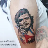 خدمات تتو و چال گونه و پیرسینگ و میکرودرمال