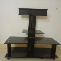 زیر تلویزیون شیشه‌ای سالم