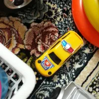 تعدادی اسباب بازی|اسباببازی بچه|اندیشه, اندیشه فاز ۱|دیوار