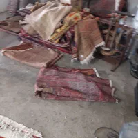 کارگر برای انبارداری فرش