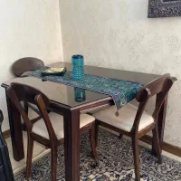میز ناهار خوری پنج نفره