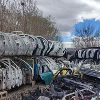 لوازم بدنه دست دوم اتومبیل ایرانی و خارجی|قطعات یدکی و لوازم جانبی|خمینی‌شهر, |دیوار