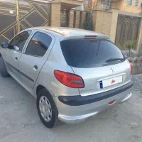 ماشین ۲۰۶ تمیز بدون رنگ و آفتاب سوختگی مدل ۸۴