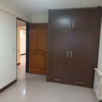 با موقعیّت اداری