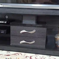 میز تلویزیون زیر آینه