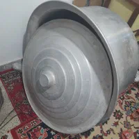 دیگ بزرگ با ۱۲ کیلو گرم وزن|ظروف پخت‌وپز|پاکدشت, حصار امیر|دیوار