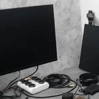 ۲ عدد مانیتور ۲۷ اینچ سامسونگ و هاب سوئیچ