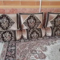 بالشت و پشتی قهوه ای