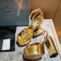 مدل خانم نیازمندیم