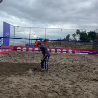 دو نفر کارگر ساده