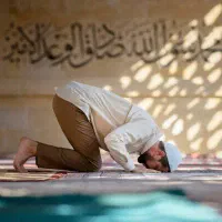 نماز و روزه استیجاری توسط طلبه و ختم قرآن