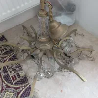 تلویزیون ۳۲ اینچ سامسونگ و لوستر ۶ شعله