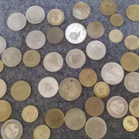 تعداد زیادی سکه جمهوری