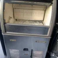 یخساز ایتالیایی