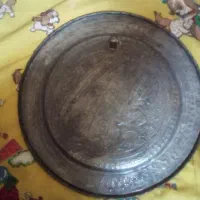 فروش یک عدد سینی قلمکاری قدیمی|کلکسیون اشیاء عتیقه|شیراز, گود عربان|دیوار