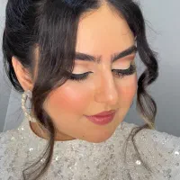 میکاپ شنیون تخصصی در سالنی خاص و شیک