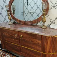 جاکفشی کنسولی و آیینه