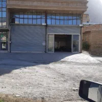 اجاره مغازه ۱۰۰ با بالکن بر خیابان ظفر تنگه